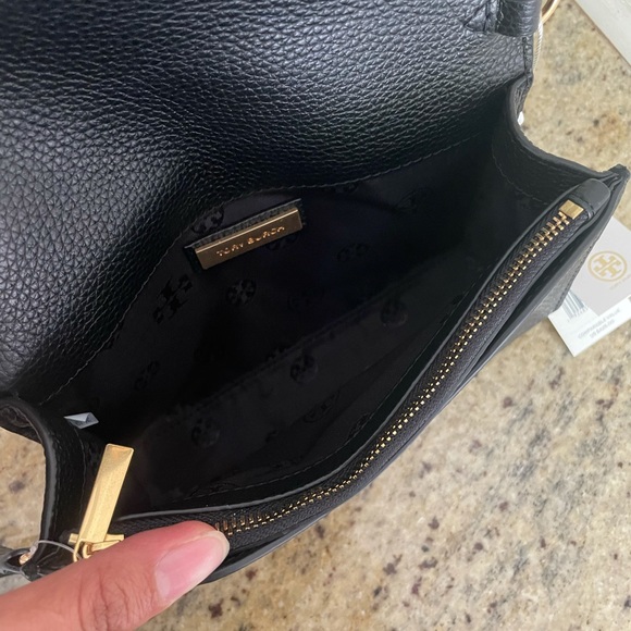 New Tory Burch 🖤 crossbody - Picture 5 of 7